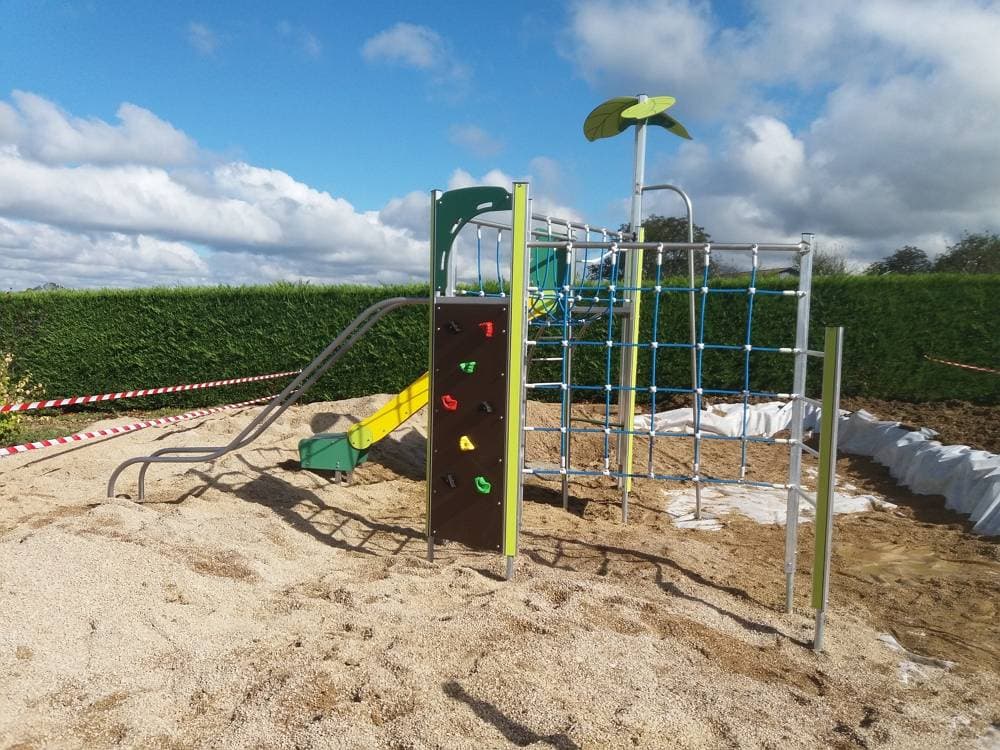 Aire de jeux sable pour enfant à Champvans 39101